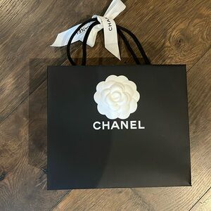 Small bag with ribbon